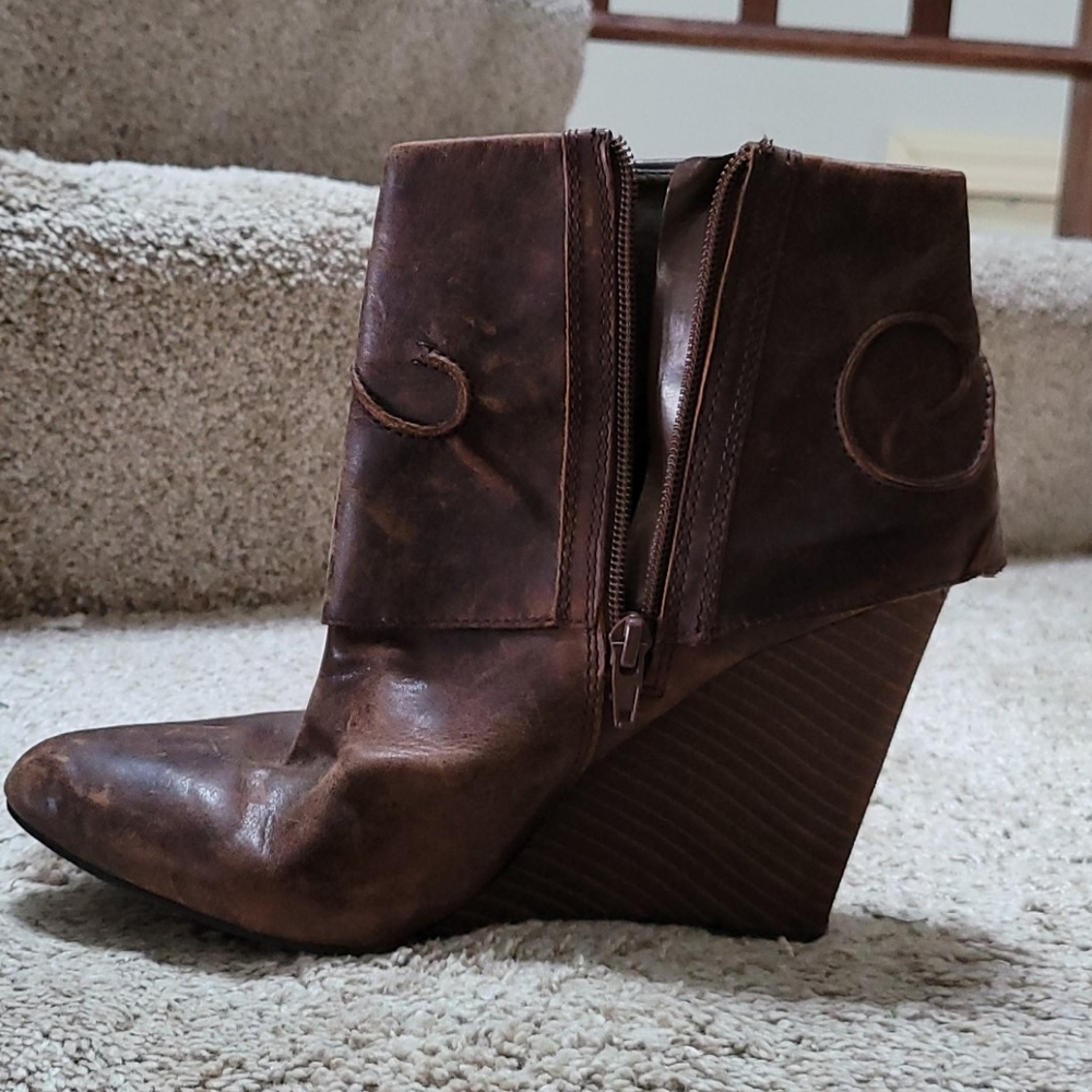 Leather bootie - Picture 3 of 3